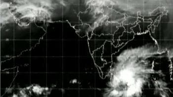 Video : Cyclone alert for Tamil Nadu and Puducherry