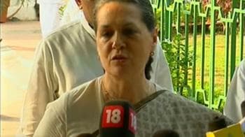 Video : Sonia Gandhi's tribute to YSR