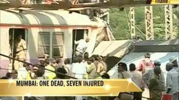 Video : Mumbai: Pipeline falls on moving train; 1 killed
