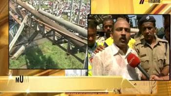 Video : Pipeline falls on train in Mumbai: Eyewitness account