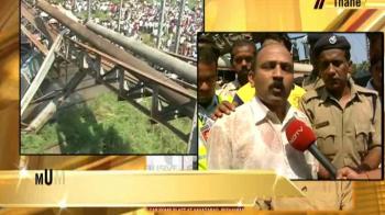 Pipeline falls on train in Mumbai: Eyewitness account