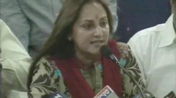 Jaya Prada stands by Amar, SP not happy