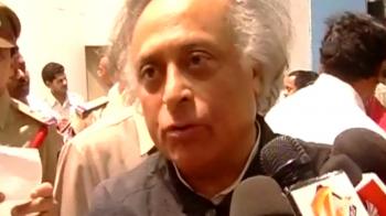 Video : Jairam Ramesh faces protests over Bt brinjal