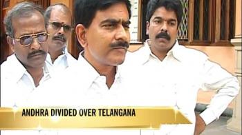 Video : Andhra crisis: More resignation threats over Telangana