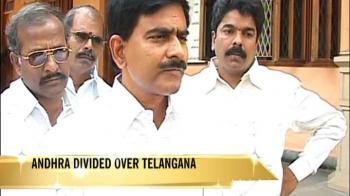 Andhra crisis: More resignation threats over Telangana