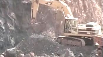 Video : Setback for Reddy brothers: SC stops work at mines