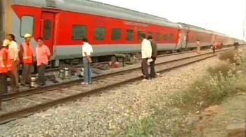 Maoists blow up track in Bihar, target Rajdhani Express