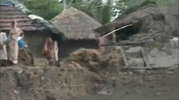 Mamata, Buddha trade charges over Aila