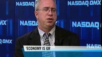 Video : Economy is growing slowly: Scott Brown