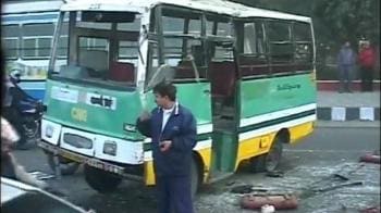 Video : Mini bus overturns, kills three