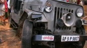 Video : Andhra: Minister's convoy hits auto, 5 dead