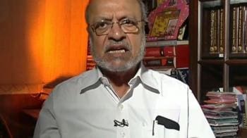 Video : State has enough power to stop Sena: Shyam Benegal