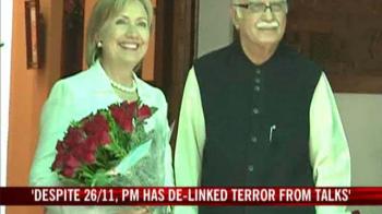 Advani raises Egypt statement with Clinton