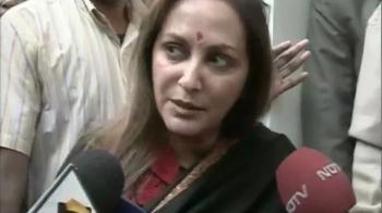 Jaya Prada supports SRK