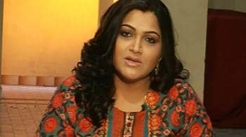 Video : I applaud Shah Rukh for his stand: Khushboo