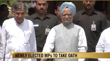 Video : 15th LS begins; PM hopes for new beginning