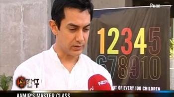 Video : Aamir, the poster boy for education