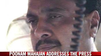 Mahajan Jr questions Pramod's character