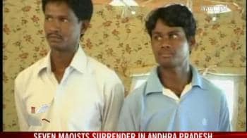 Video : 7 Maoist surrender before police