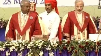 Video : Chief Justice, Modi attend law convocation in Ahmedabad
