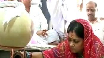 Video : Astrology rescues Raje, temporarily