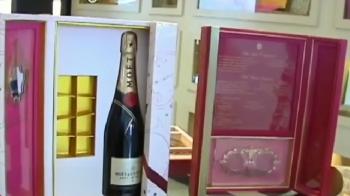 Custom-made wedding cards just for you