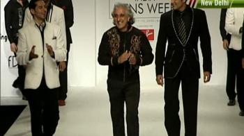 Kumble walks the ramp!