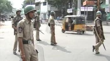 Video : Clash-hit Hyderabad tense; forces en route