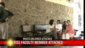 Video : TISS faculty member attacked in Mumbai