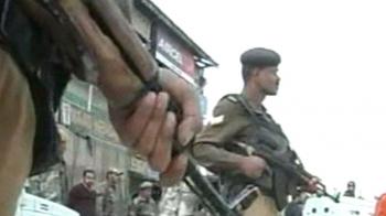 Srinagar: Militants kill one policeman