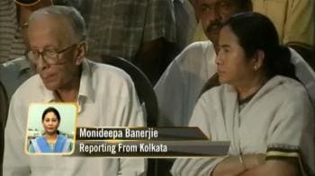 Video : Jyoti Basu asks for Congress' support