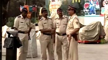 Video : Tight security for SRK's film; 1000 Shiv Sainiks arrested