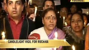 Video : March for Ruchika outside teen molester's door