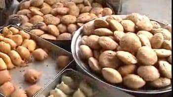 Videos : Khaaye Piye Khiske in Khanna Market