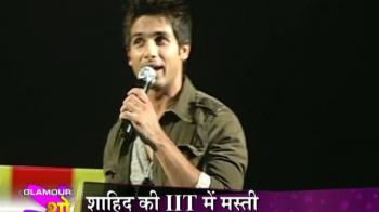 Shahid Kapoor performs on stage at IIT campus