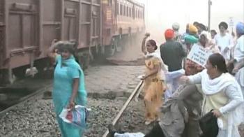 Protestors stall Shatabdi near Ludhiana
