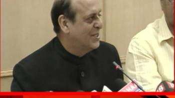 Mayawati attacks EC, accuses it of working on Cong directions