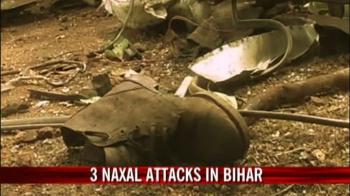 Naxals hold 700 hostage on train in Jharkhand
