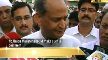 Tharoor says sorry, Gehlot says quit