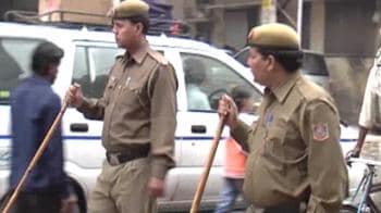 Video : After Pune blast, tight vigil at Delhi tourist hubs