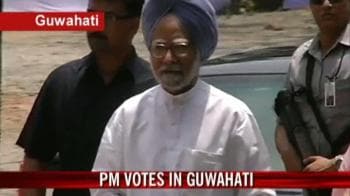 Video : PM casts vote in Assam