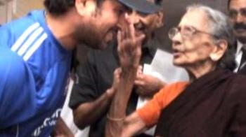 When Sachin met his oldest fan When Sachin met his oldest fan