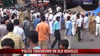 Video : Violence in defiance of ban on old vehicles in Kolkata