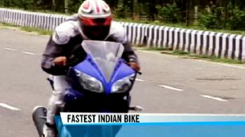 Bajaj Pulsar 220 takes on Yamaha YZF R15