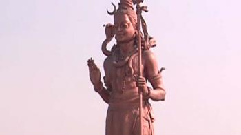 Delhi Airport: Giant Shiva, Buddha worry pilots