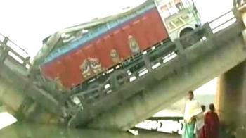 Highway bridge near Patna breaks into two
