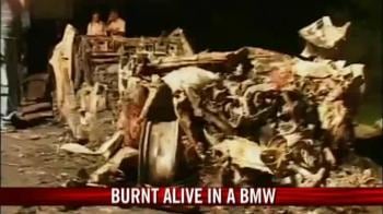Video : Central locking traps 4 in burning BMW in Gujarat
