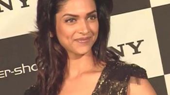 Video : Deepika gets shutter happy