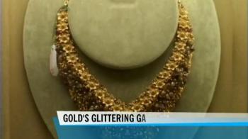 Gold surges to new all-time high as dollar weakens