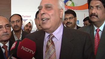 I respect Aamir's decision: Kapil Sibal